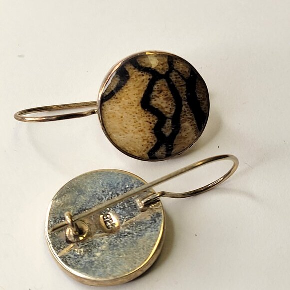 Animal Print Small Round Earrings - Picture 6 of 8